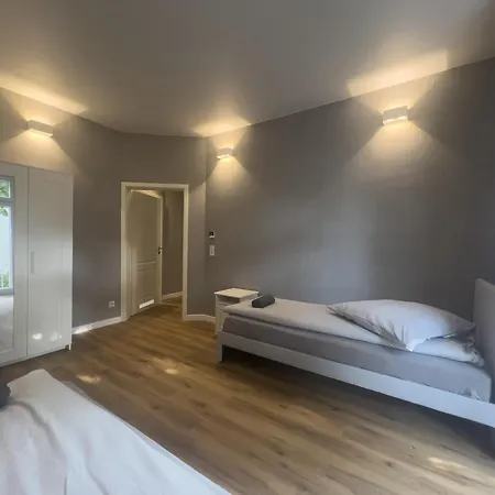 Modernes Mit 2 Schlafzimmern Und Kueche Appartement